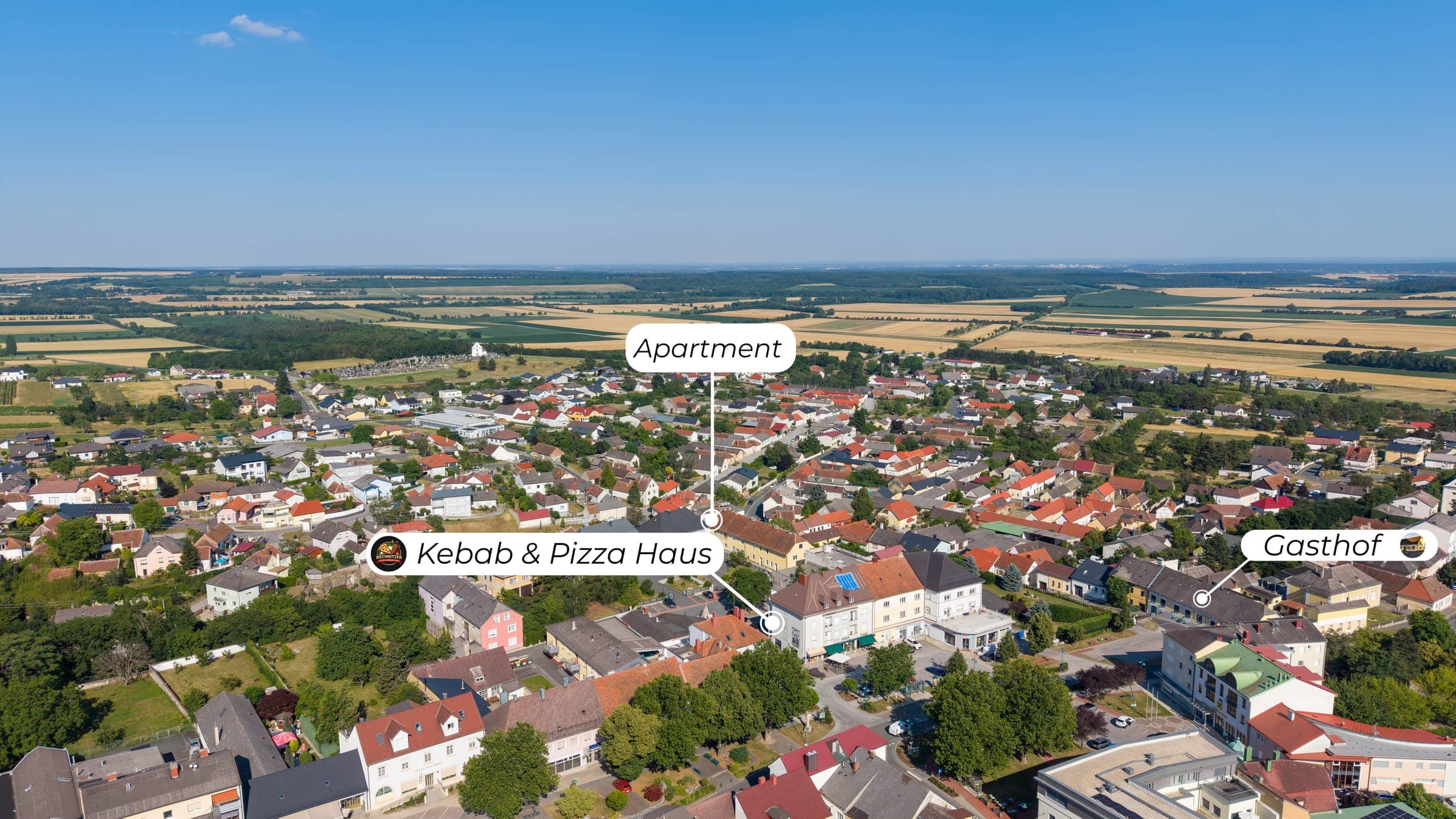 Luftaufnahme von Rechnitz mit dem Geschriebenstein